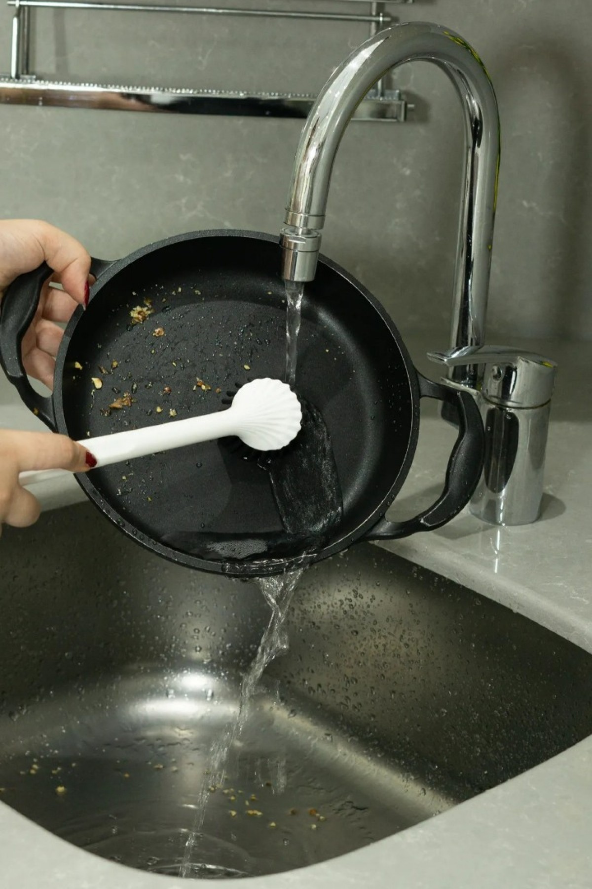 2 adet Vantuzlu Mutfak Banyo Tezgah Üstü Silikon Bulaşık Yıkama Lavabo Temizleme Tezgah Fırçası